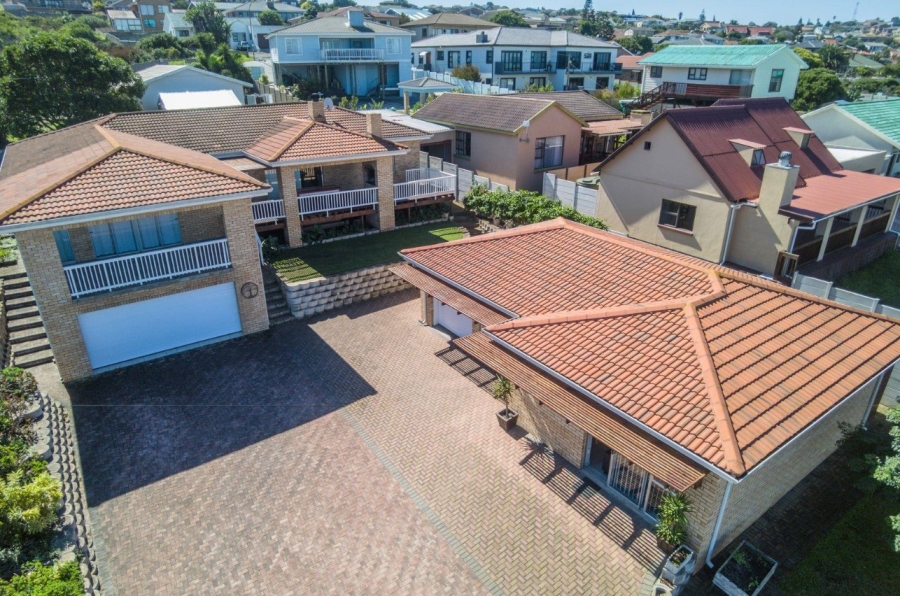 6 Bedroom Property for Sale in Dana Bay Western Cape